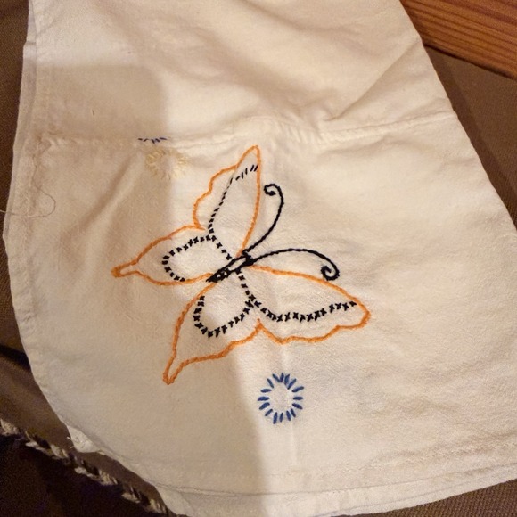 Vintage Set Of Two Butterfly Floral Hand Towels  Embroider White - Picture 8 of 11
